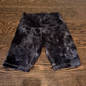 Wunder Train High-Rise Short 6"